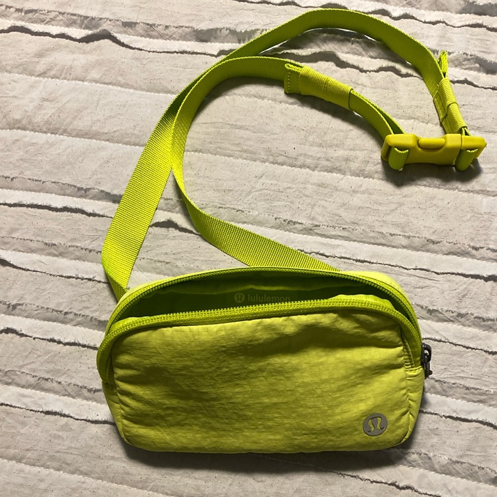Lululemon belt bag brand new